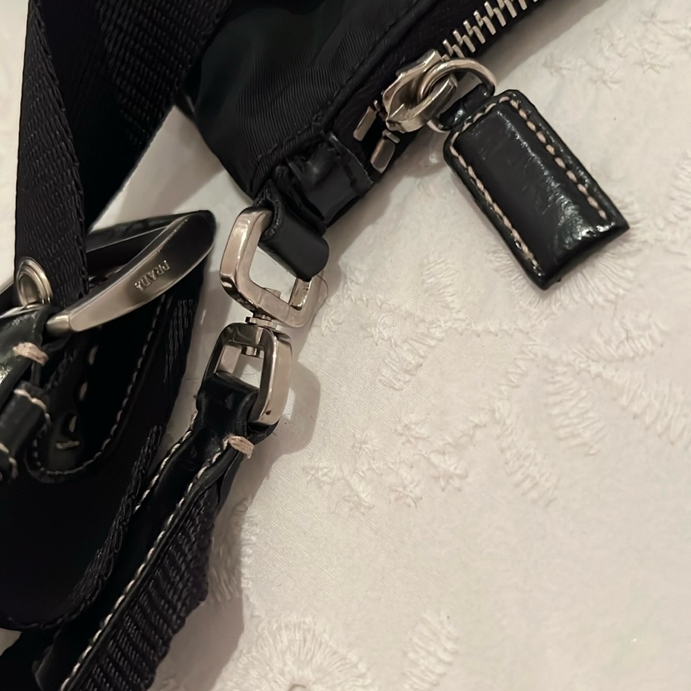 AUTHENTIC PRADA Vintage re-nylon shoulder bag, black. Comes with dust bag. - Picture 7 of 11